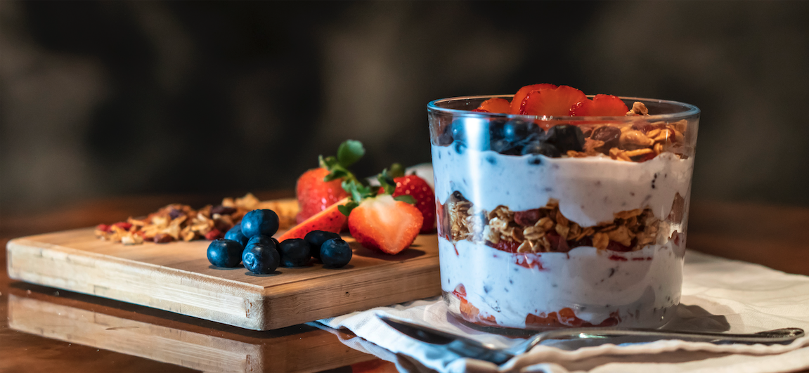 strawberry and blueberry yogurt parfait